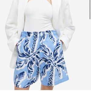 H&M Blue and White Patterned Shorts. SMALL